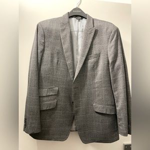 Banana Republic Men’s Suit: 44R jacket with 36x32 pants